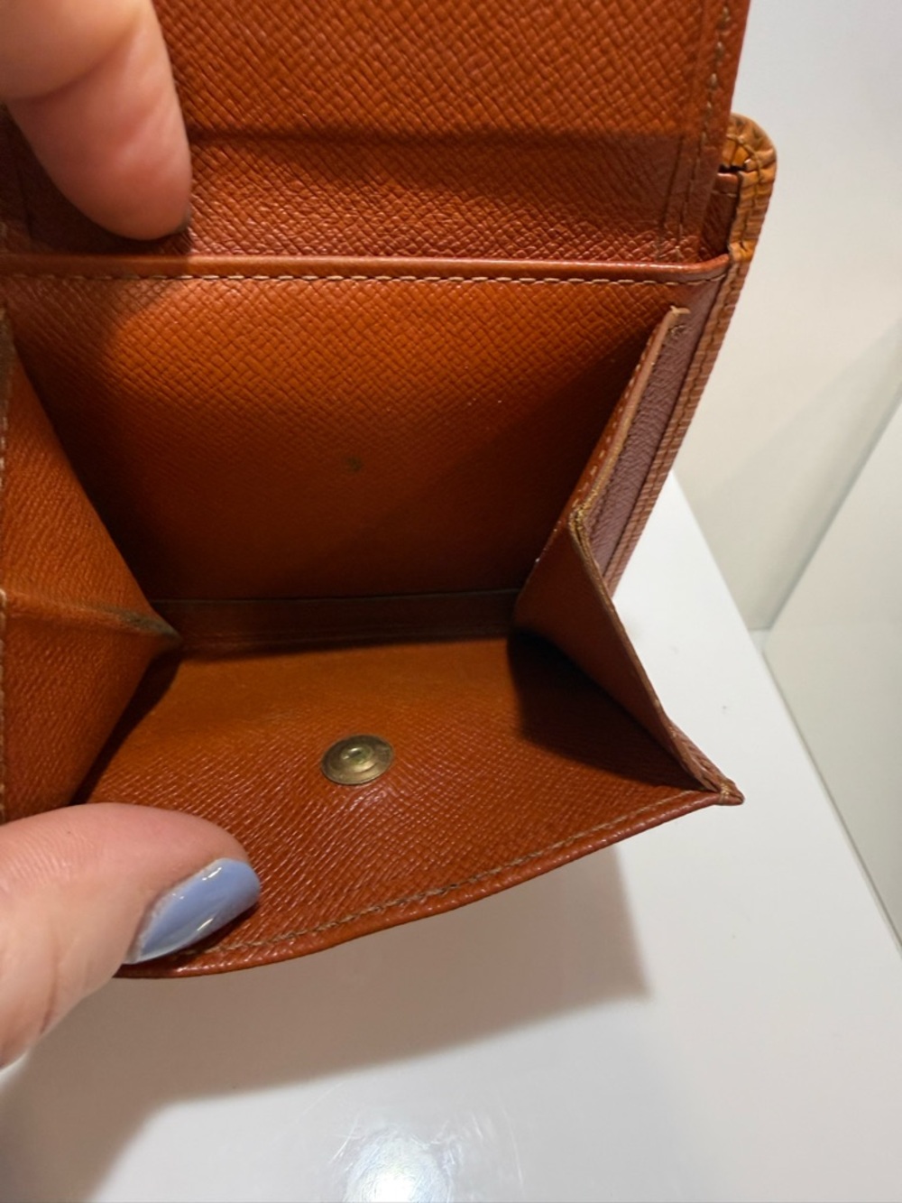 Louis Vuitton Tan Epi Leather Men's Wallet - Picture 8 of 9